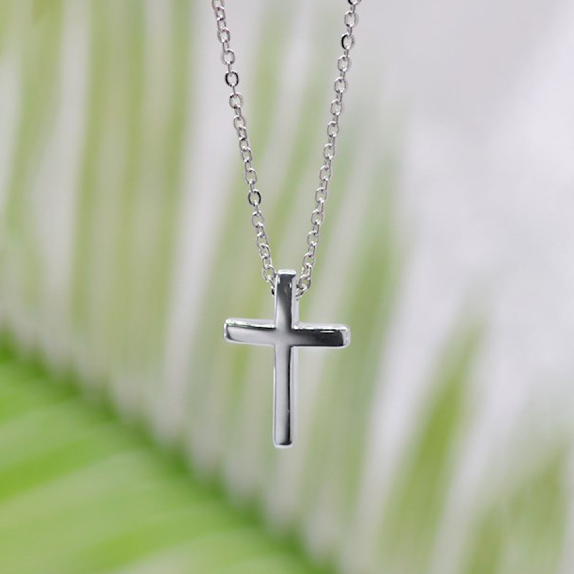 Necklace-Eden-Merry-Small-Cross-Silver.jpg